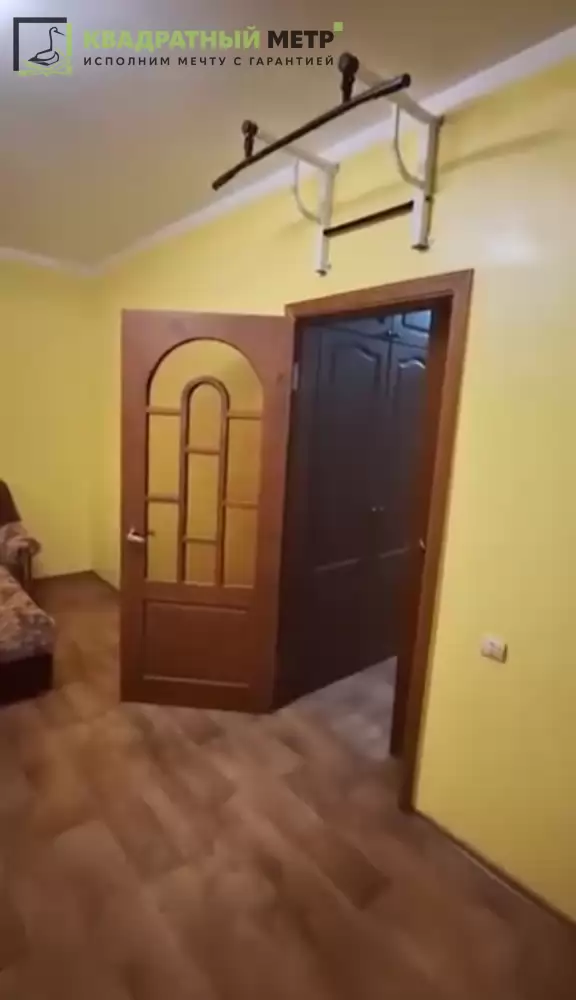 1000563930
