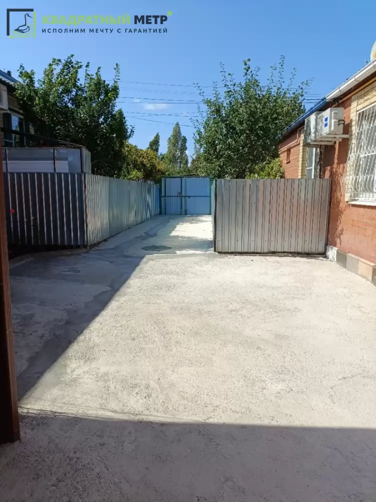 1000563877