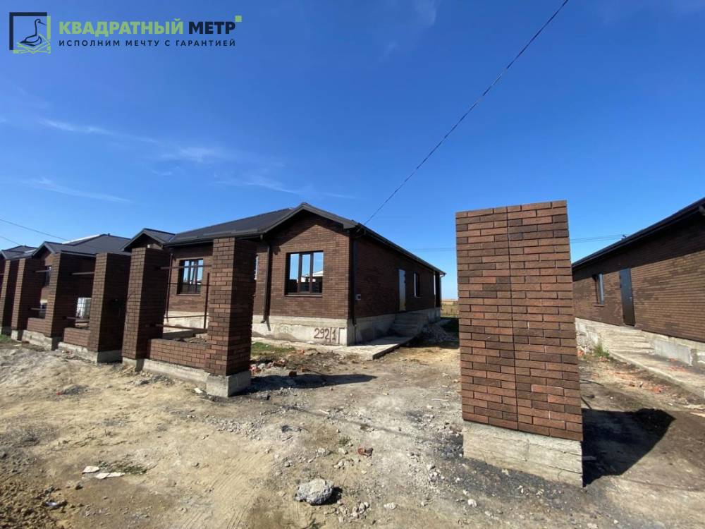 Ставропольский край, Михайловск, Бориса Стругацкого ул.; Коттедж 101м² на участке 3 сот. 1 эт.